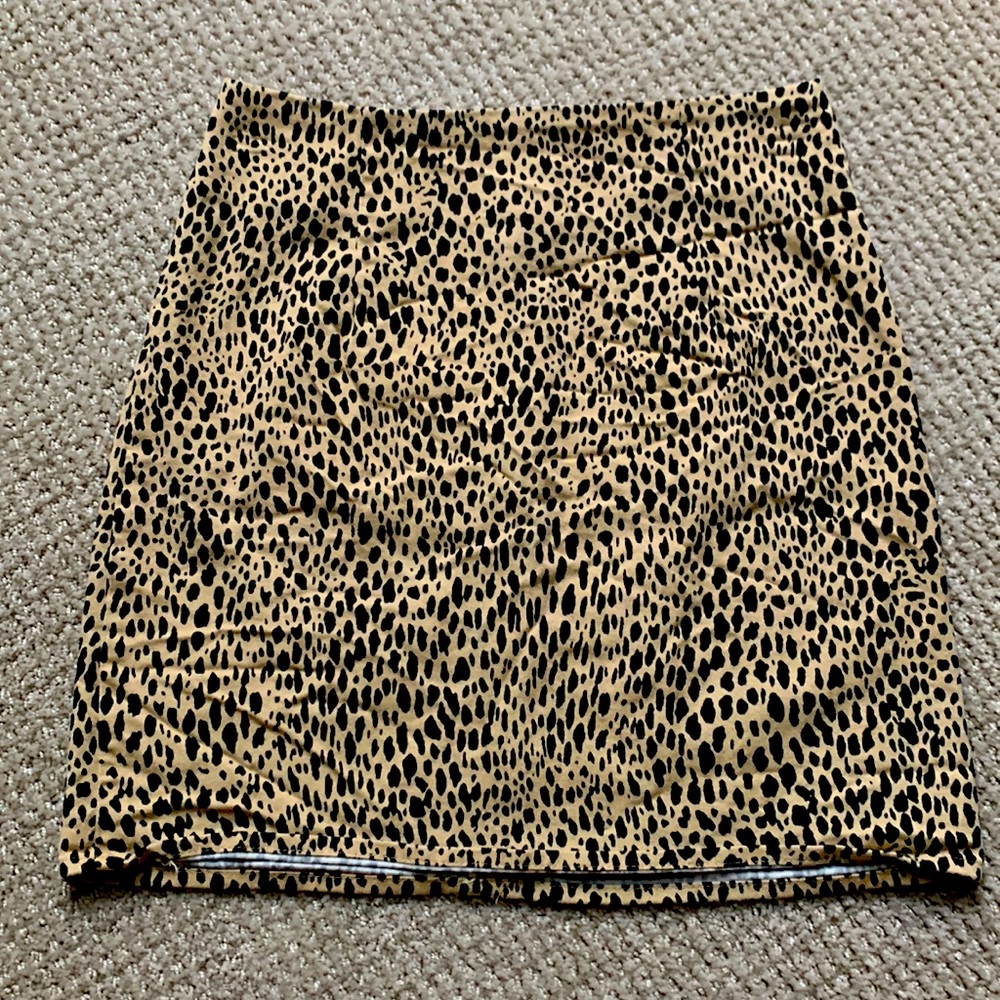 Brandy Melville cheetah leopard skirt